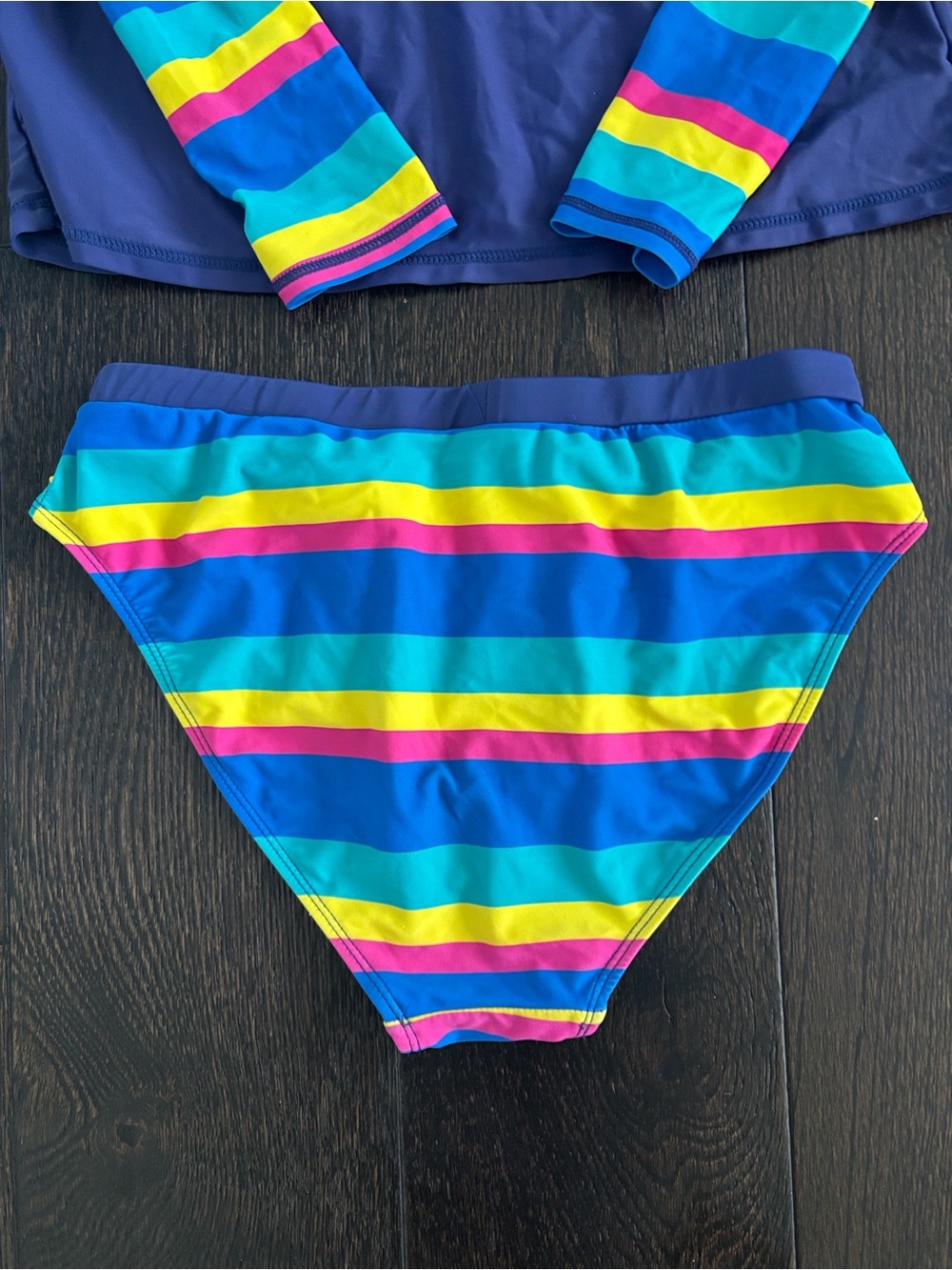 Rash Guard Set - Picture 9 of 15